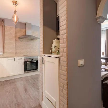 Apartment Upper *